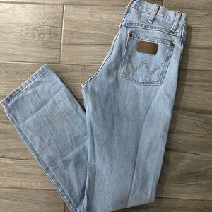 Women’s Cowboy Cut light wash denim